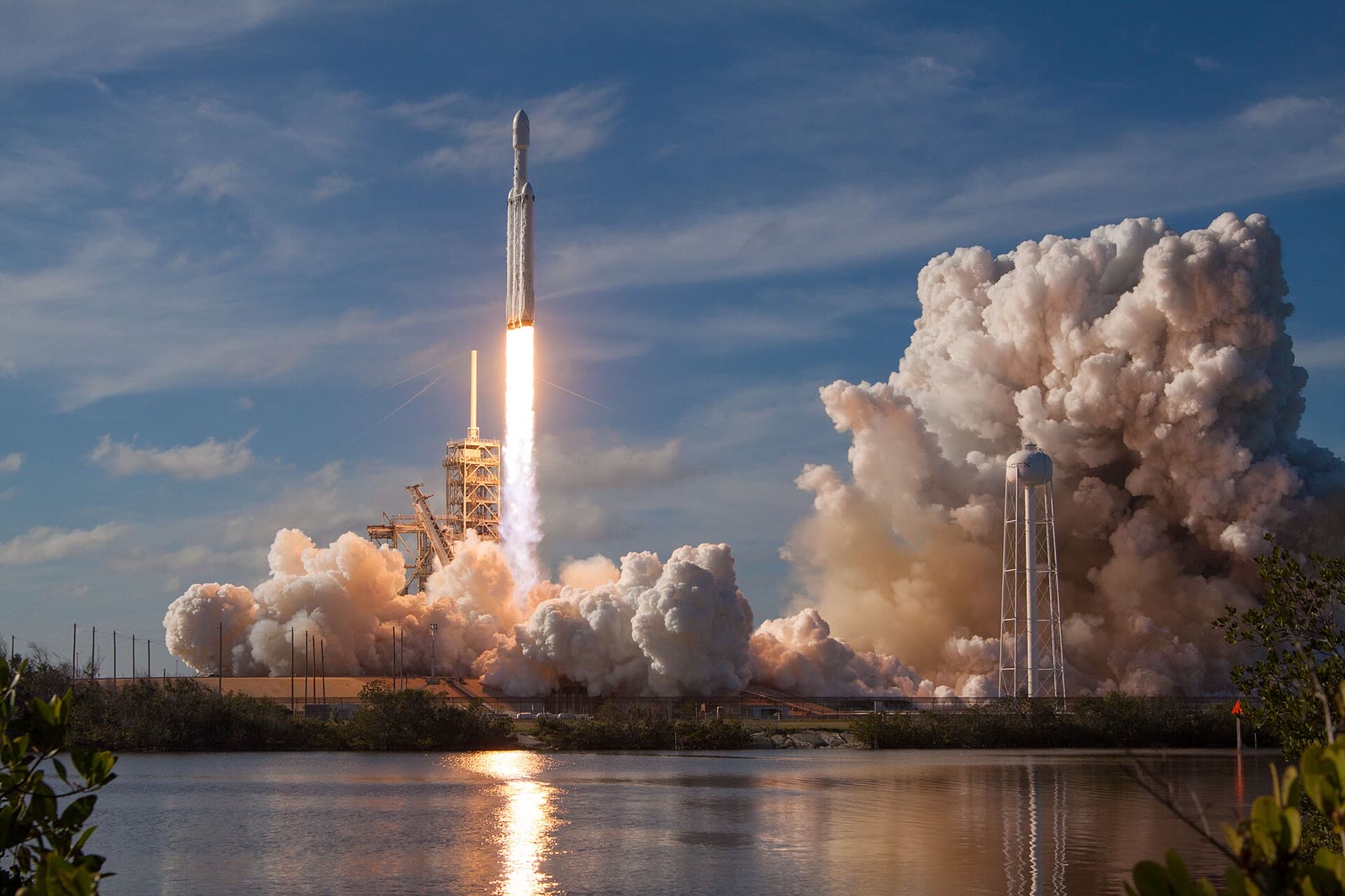 Falcon Heavy lifting off from Launch Complex 39A on its demonstration mission