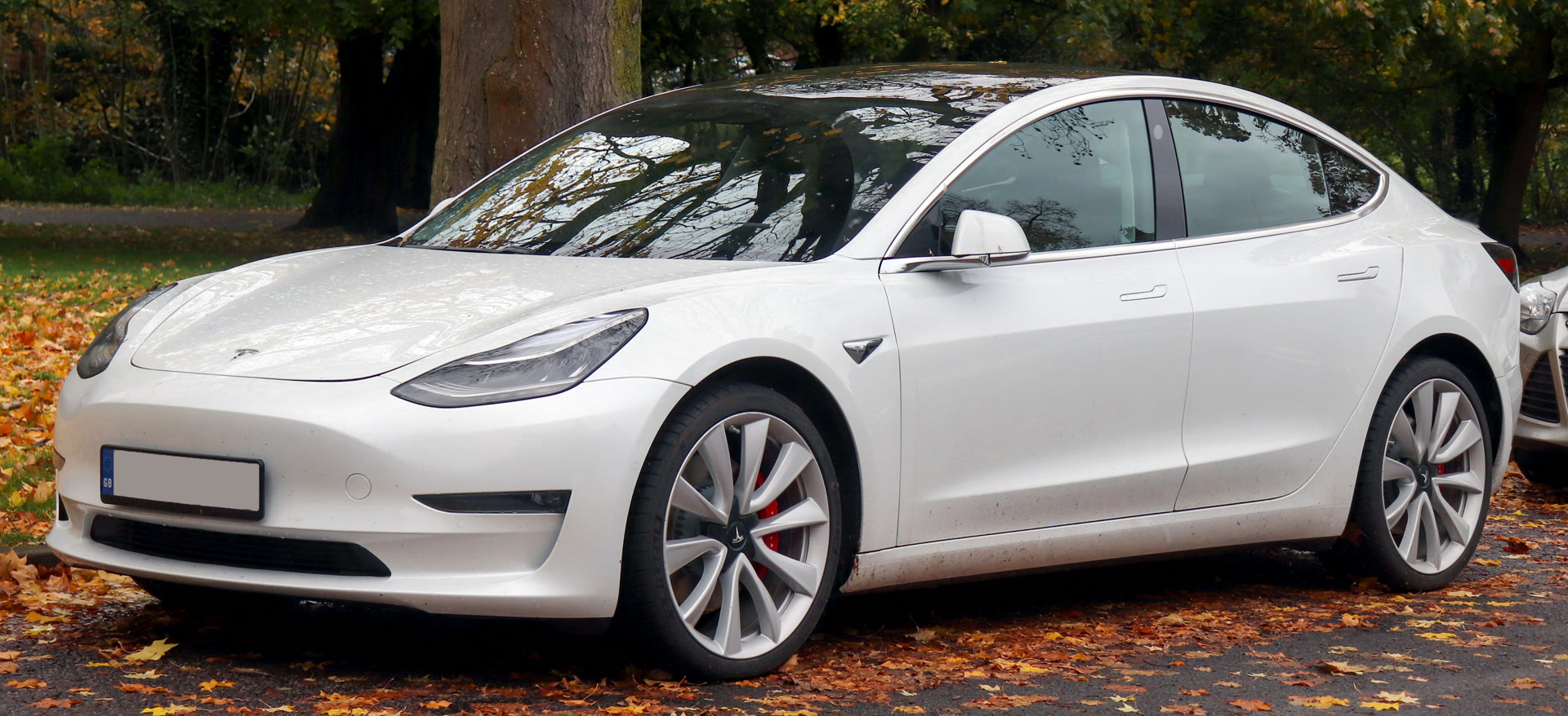 2019 Tesla Model 3 Performance AWD front three-quarter view